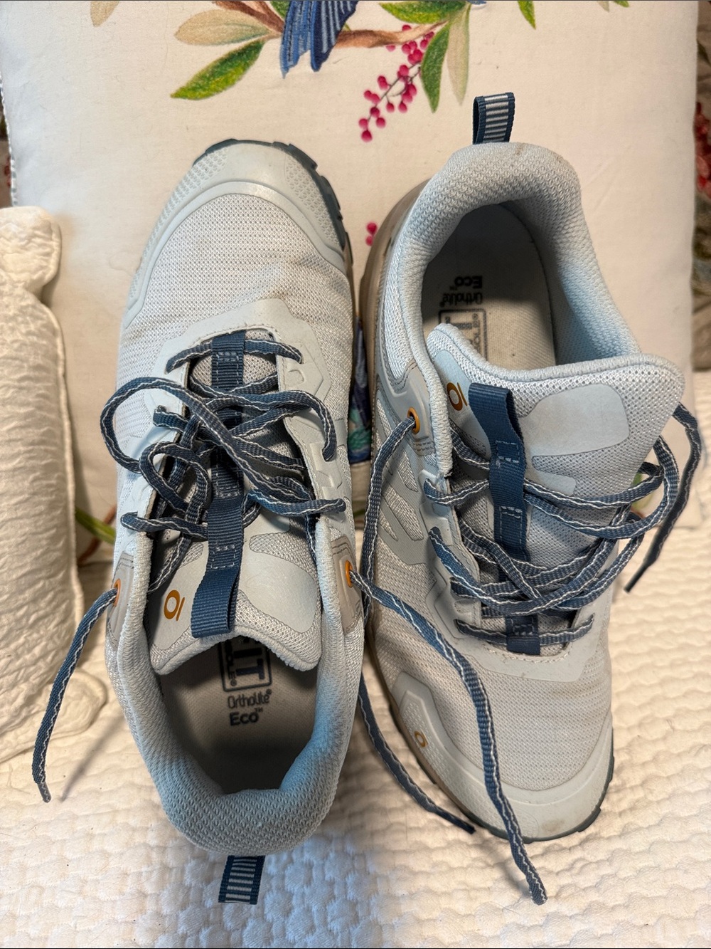 Oboz Light Gray and Blue Men’s running shoes Eco Comfort